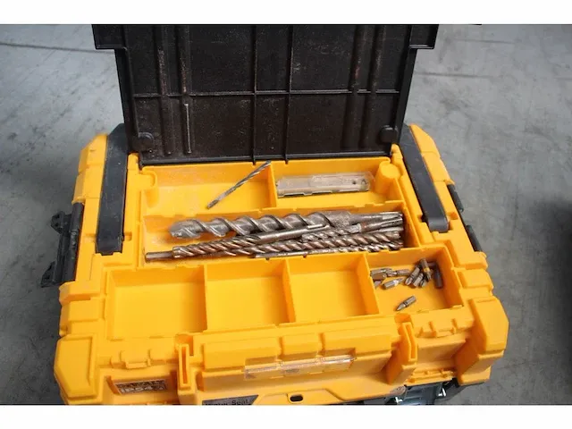 Accu boormachine dewalt dcd795 en sorteerbox - afbeelding 9 van  12