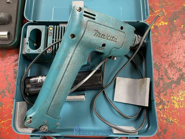 Accu boormachine makita - afbeelding 3 van  3