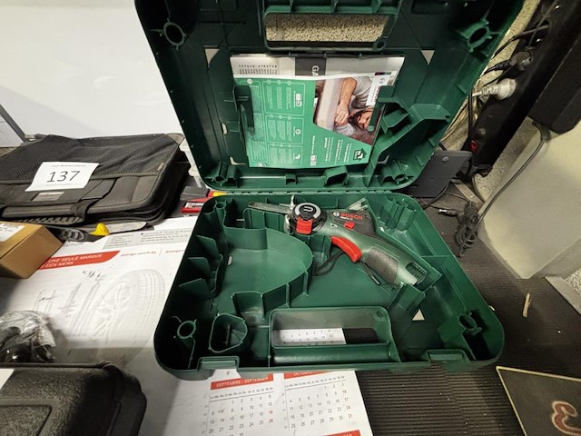 Accu bosch easycut 12 micro-kettingzaag - afbeelding 1 van  3