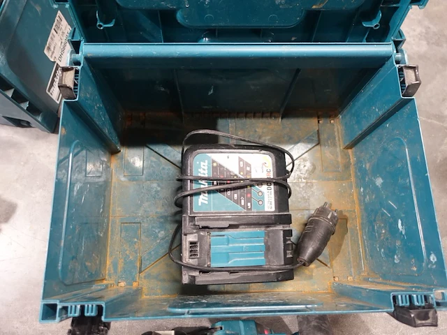 Accu cirkelzaag makita - afbeelding 2 van  4