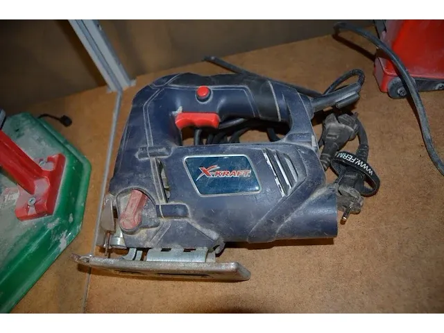 Accu cirkelzaag milwaukee m18blc66 zonder accu, opzetstuk voor cirkelzaag voor aansluiting stofzuiger, warmluchtpistool ferm ham1018, elektrische wipzaag x-kraft xk-610fb-js-f - afbeelding 8 van  13