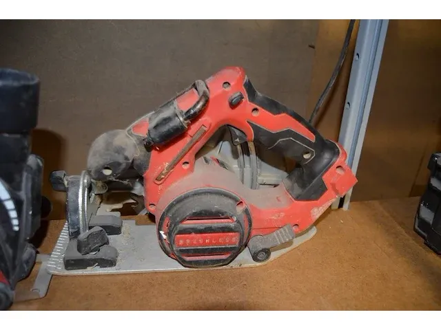 Accu cirkelzaag milwaukee m18blc66 zonder accu, opzetstuk voor cirkelzaag voor aansluiting stofzuiger, warmluchtpistool ferm ham1018, elektrische wipzaag x-kraft xk-610fb-js-f - afbeelding 12 van  13