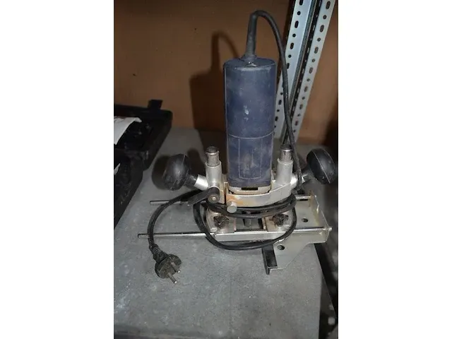 Accu compressor tofcraft xyz 185 in koffer met lader, frees ferm fbf6e, werflamp (17,20,22) - afbeelding 5 van  7