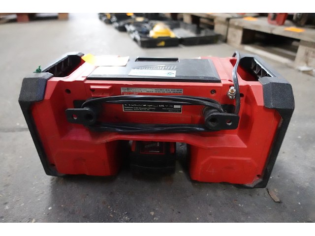 Accu dab+ werfradio milwaukee - afbeelding 2 van  3