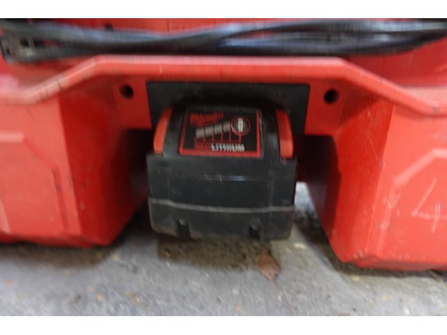 Accu dab+ werfradio milwaukee - afbeelding 3 van  3