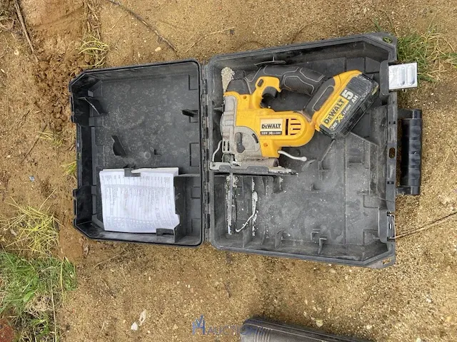 Accu decoupeerzaag dewalt - afbeelding 2 van  4
