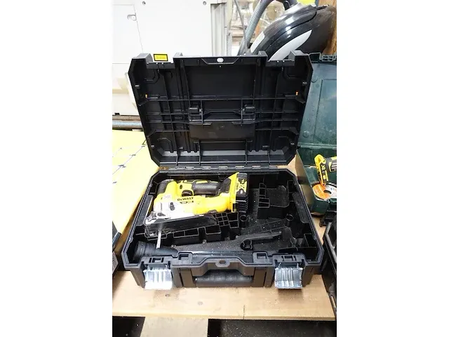 Accu decoupeerzaag dewalt - afbeelding 1 van  3