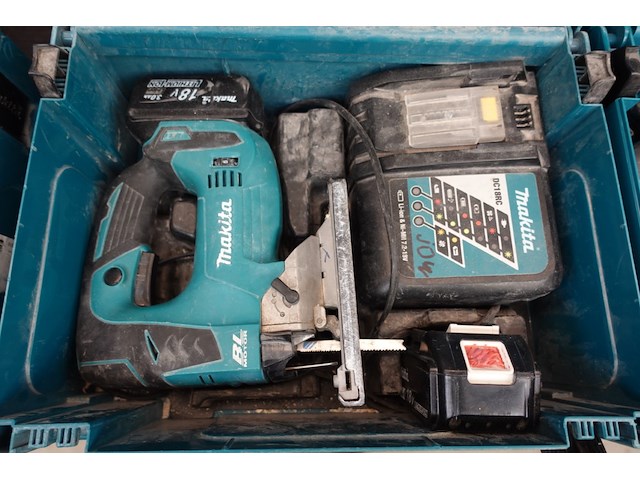 Accu decoupeerzaag makita - afbeelding 1 van  2