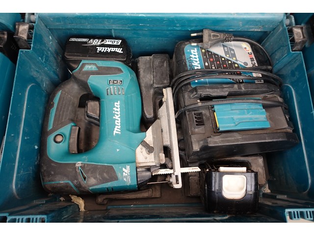 Accu decoupeerzaag makita - afbeelding 1 van  2