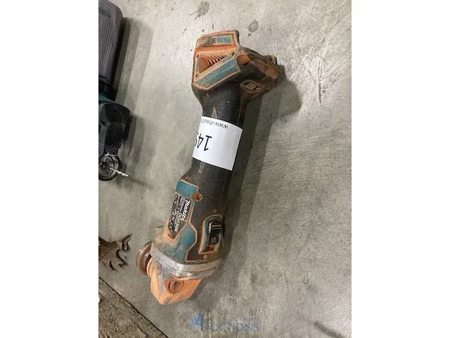 Accu haakse slijpmachine makita - afbeelding 1 van  3