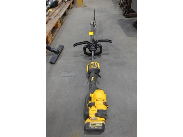 Accu heggenschaar dewalt - afbeelding 1 van  5