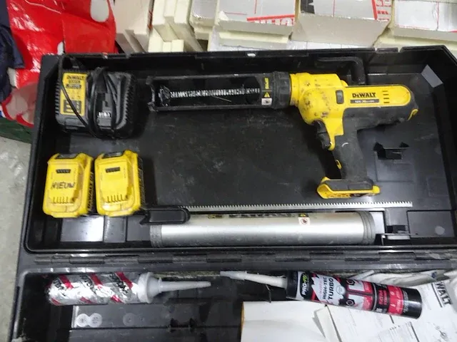 Accu kitspuit dewalt - afbeelding 2 van  5