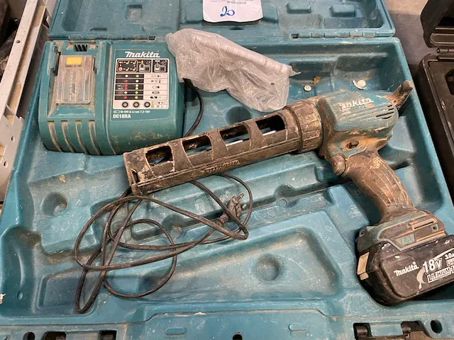 Accu kitspuit makita - afbeelding 1 van  2
