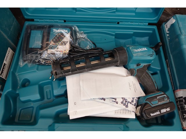 Accu kitspuit makita - afbeelding 1 van  2