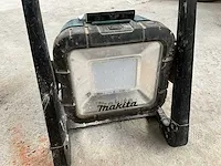 Accu led werflamp makita dml805 - afbeelding 2 van  5