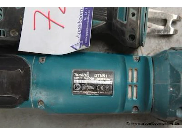 Accu moerenaanzetter makita dtd153 plus haakse slijptol dtm51, zonder batterij, werking niet gekend - afbeelding 2 van  3