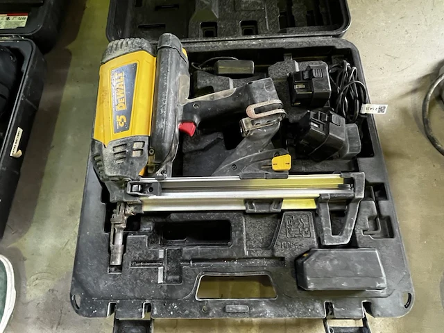Accu nagelpistool dewalt d-655509 - afbeelding 1 van  5