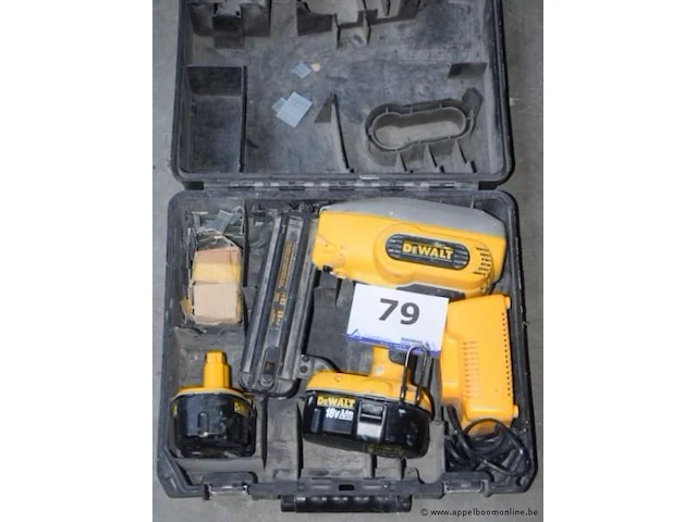 Accu nagelpistool dewalt, dc608 - afbeelding 1 van  2