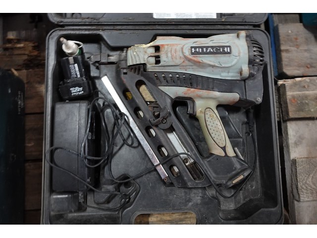 Accu nagelpistool hitachi - afbeelding 1 van  2
