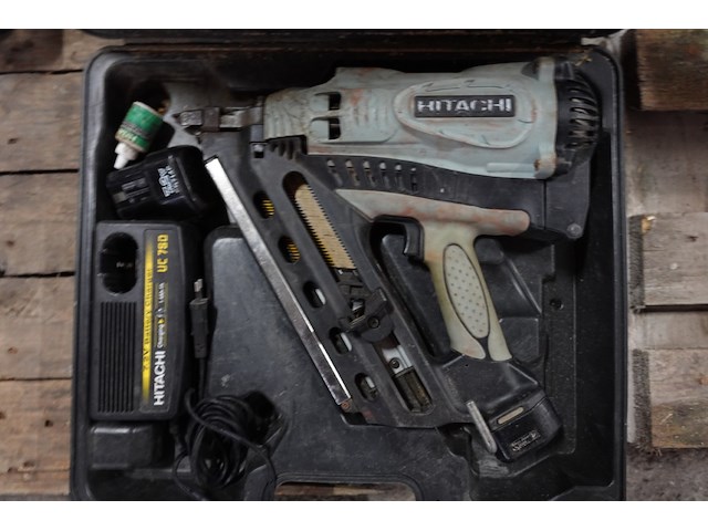 Accu nagelpistool hitachi - afbeelding 1 van  2