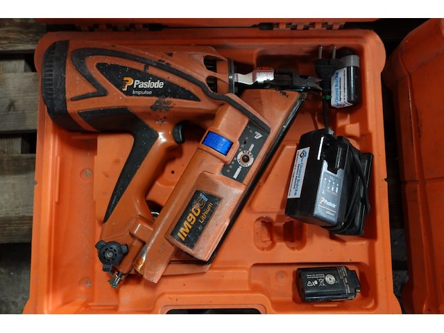 Accu nagelpistool paslode - afbeelding 1 van  2