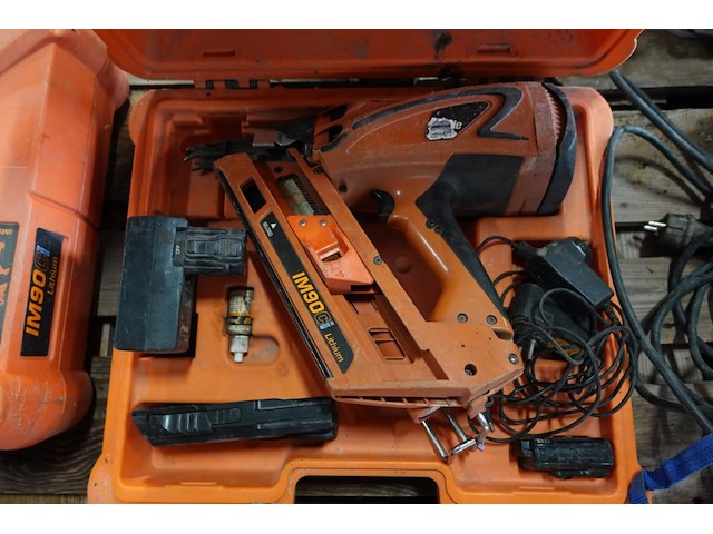 Accu nagelpistool paslode - afbeelding 1 van  2