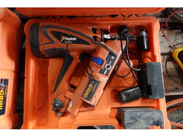 Accu nagelpistool paslode - afbeelding 1 van  2