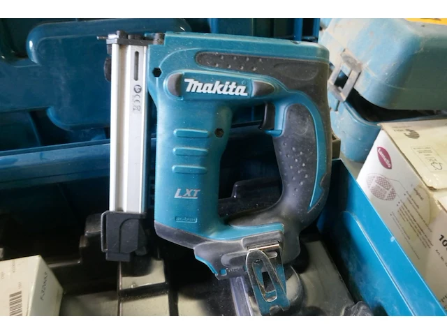 Accu nietmachine makita - afbeelding 2 van  4