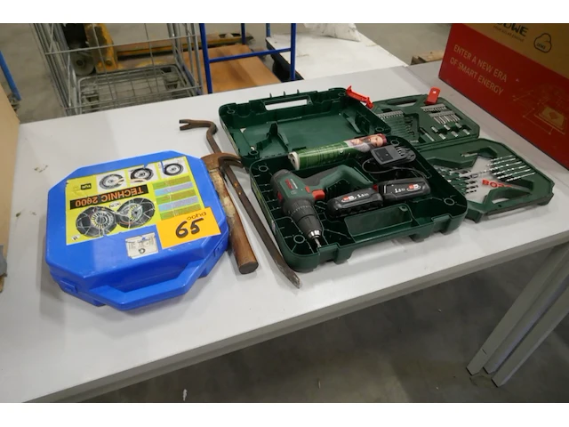 Accu schroefmachine bosch + divers materiaal - afbeelding 1 van  4