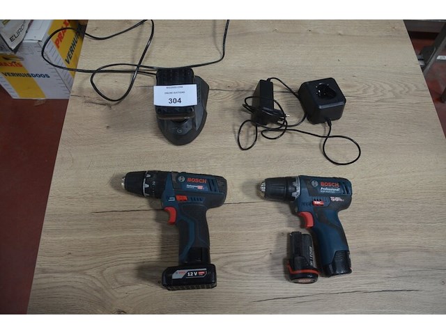 Accu schroefmachine bosch professional gsr 12v-15 met 2 accu en lader, accu schroefmachine bosch professional gsr 10,8v-ec (defect) met 2 accu en lader (b404) - afbeelding 1 van  8