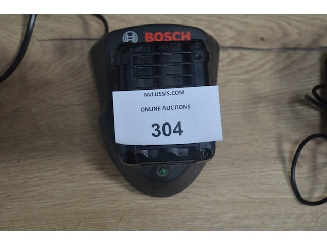 Accu schroefmachine bosch professional gsr 12v-15 met 2 accu en lader, accu schroefmachine bosch professional gsr 10,8v-ec (defect) met 2 accu en lader (b404) - afbeelding 2 van  8