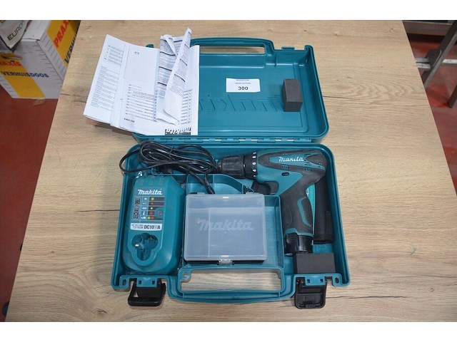 Accu schroefmachine makita df330d met lader en accu in koffer (b403) - afbeelding 1 van  6