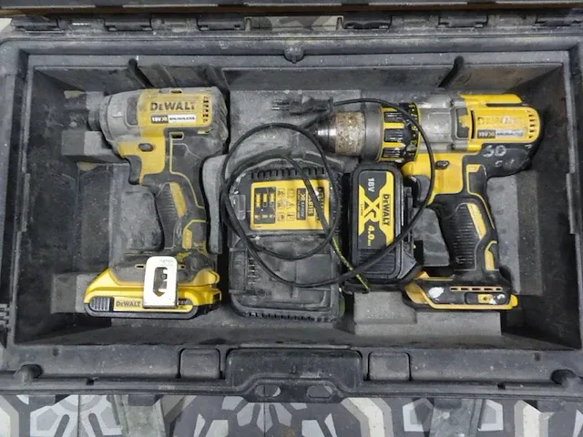 Accu set dewalt - afbeelding 1 van  5