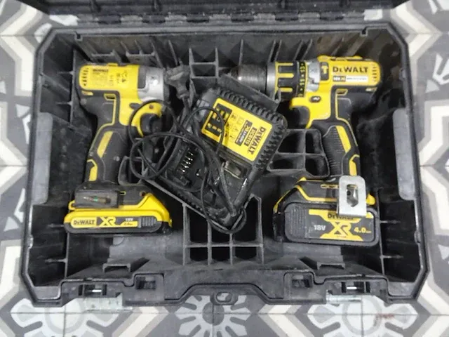 Accu set dewalt - afbeelding 1 van  7