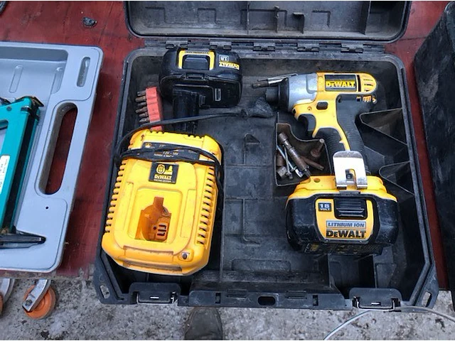 Accu slagmoersleutel dewalt - afbeelding 1 van  4
