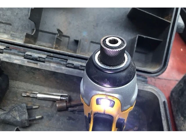 Accu slagmoersleutel dewalt - afbeelding 2 van  4