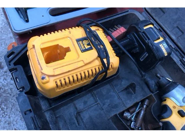 Accu slagmoersleutel dewalt - afbeelding 3 van  4
