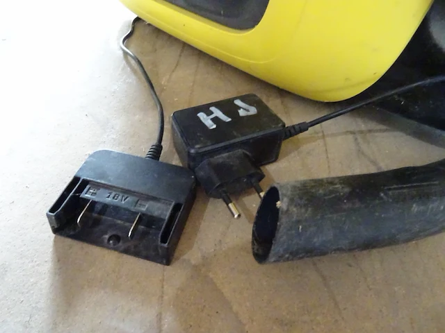 Accu stofzuifzuiger karcher - afbeelding 2 van  3
