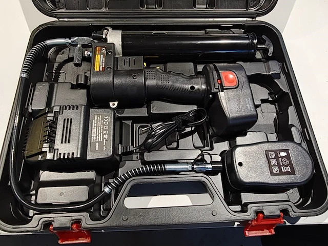 Accu vetspuit 24 volt - afbeelding 1 van  15