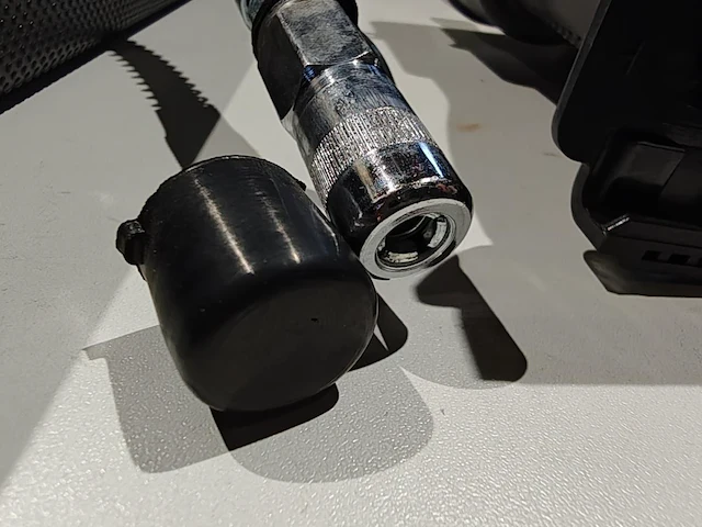 Accu vetspuit 24 volt - afbeelding 15 van  15