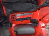 Accu vetspuit milwaukee m18 met lader en 2 batterijen, in koffer - afbeelding 2 van  2