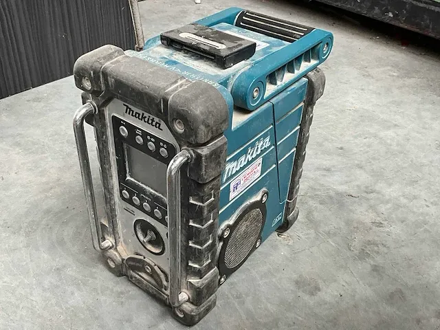 Accu werfradio makita dmr110 - afbeelding 1 van  4