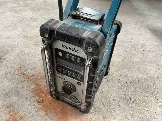 Accu werfradio makita dmr110 - afbeelding 1 van  5