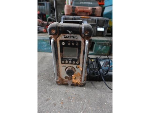 Accu werfradio makita - afbeelding 2 van  4