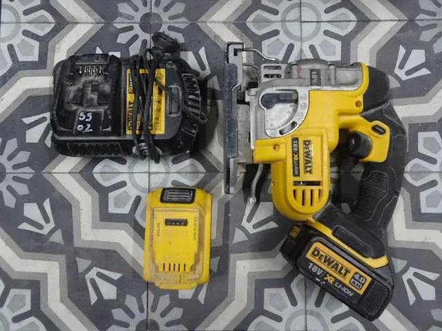 Accu wipzaag dewalt - afbeelding 2 van  4