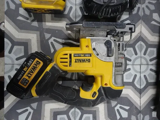 Accu wipzaag dewalt - afbeelding 3 van  4