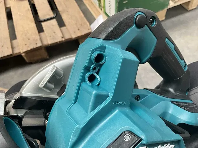 Accucirkelzaag makita dhs660 - afbeelding 4 van  5