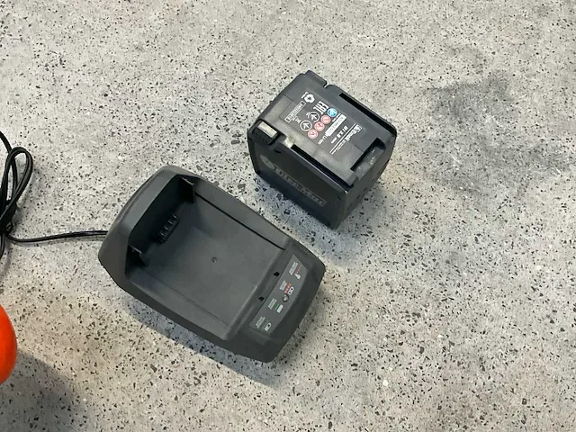 Accukantenmaaier oleo-mac bci30 - afbeelding 4 van  5