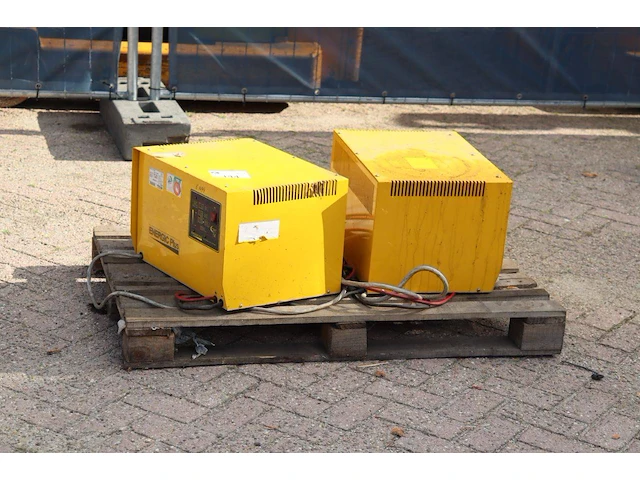 Acculader energic plus rx-t 48-80 2stuks - afbeelding 1 van  1