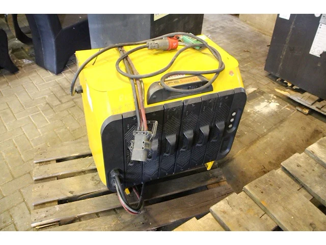 Acculader enersys tc3-iq - afbeelding 1 van  1